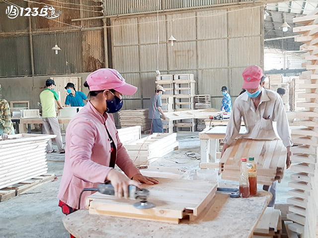 123B đầu tư xưởng gia công gỗ tạo việc làm cho người lao động ở Nam Định