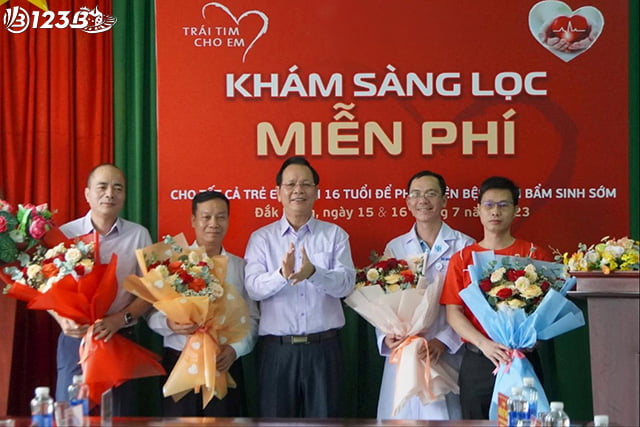 Bệnh viện đa khoa Đăk Nông gửi lời cám ơn đến tập đoàn và thành viên trong đoàn thiện nguyện.